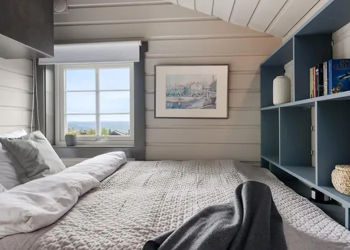 Cozy Skilodge In & Out In